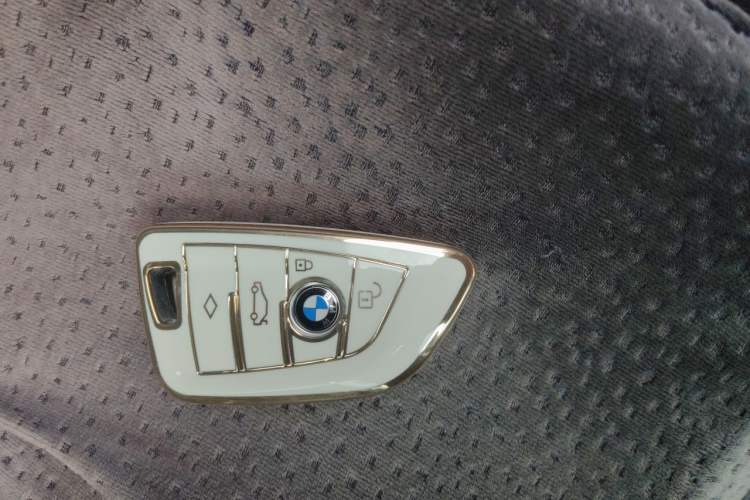 Used BMW 5 Series 2019 525i M Sport Package Vehicle Key