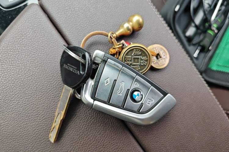 Used BMW 5 Series 2019 Facelifted 525Li Luxury Package Vehicle Key