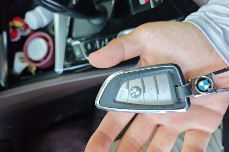 Used BMW 5 Series 2019 525Li Luxury Package Vehicle Key