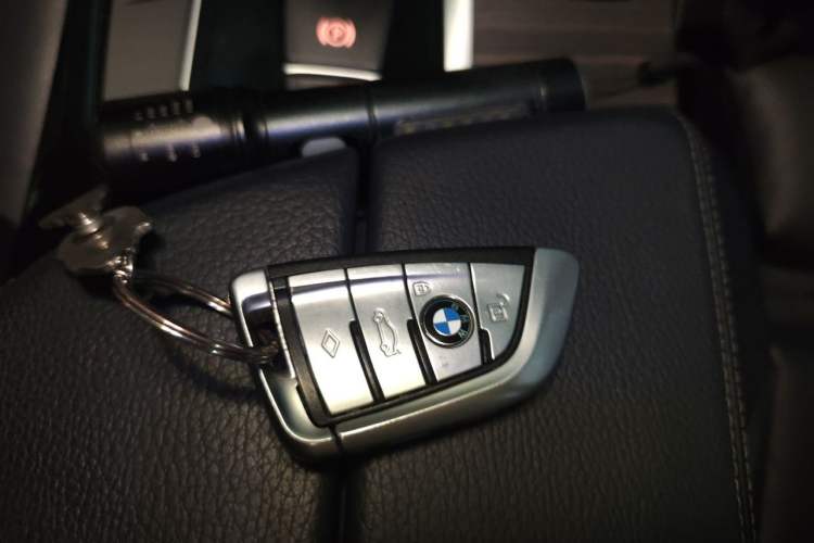 Used BMW 5 Series 2019 530i M Sport Package Vehicle Key