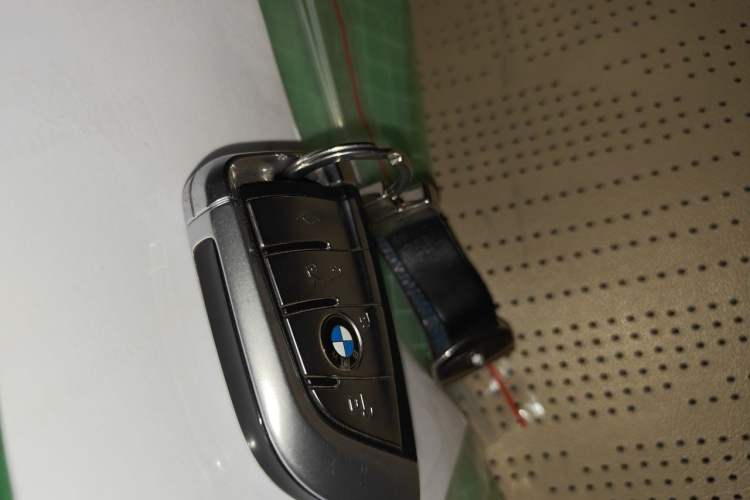 Used BMW 5 Series 2019 Facelifted 525Li Luxury Package Vehicle Key