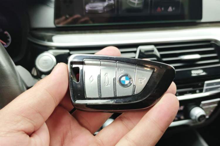 Used BMW 5 Series 2019 Restyled 530Li Luxury Edition M Sport Package Vehicle Key