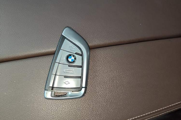 Used BMW 5 Series 2019 525Li M Sport Package Vehicle Key