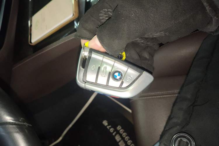 Used BMW 5 Series 2019 525Li M Sport Package Vehicle Key