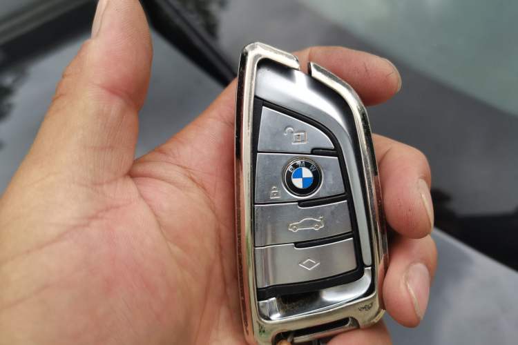 Used BMW 5 Series 2019 530Li Luxury Edition M Sport Package Vehicle Key