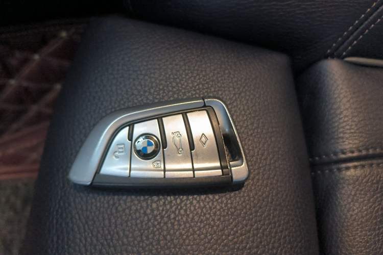 Used BMW 5 Series 2019 525i M Sport Package Vehicle Key