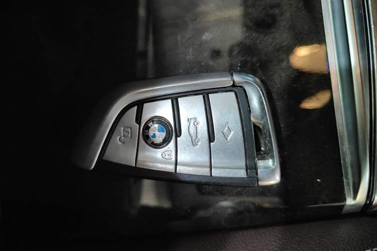 Used BMW 5 Series 2019 Restyled 525Li M Sport Package Vehicle Key