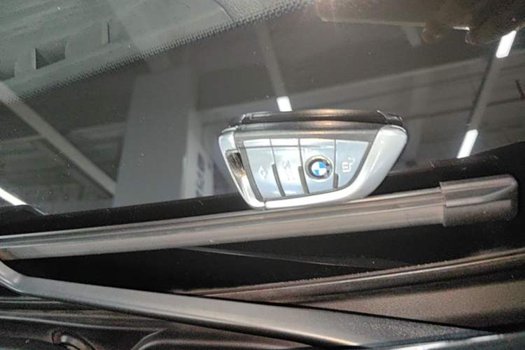Used BMW 5 Series 2019 530Li Luxury Edition M Sport Package Vehicle Key