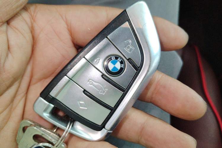 Used BMW 5 Series 2019 530Li Leading Model M Sport Package Vehicle Key