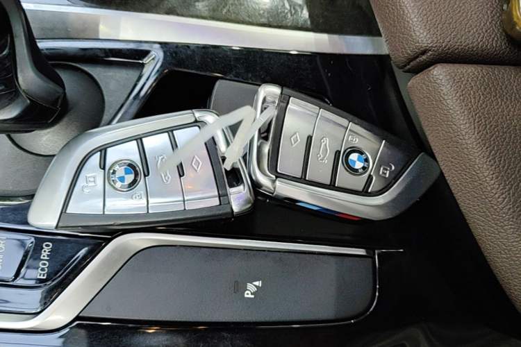 Used BMW 5 Series 2019 525Li M Sport Package Vehicle Key
