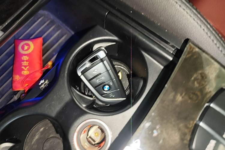 Used BMW 5 Series 2019 Facelifted 530Li Leading Edition M Sport Package Vehicle Key