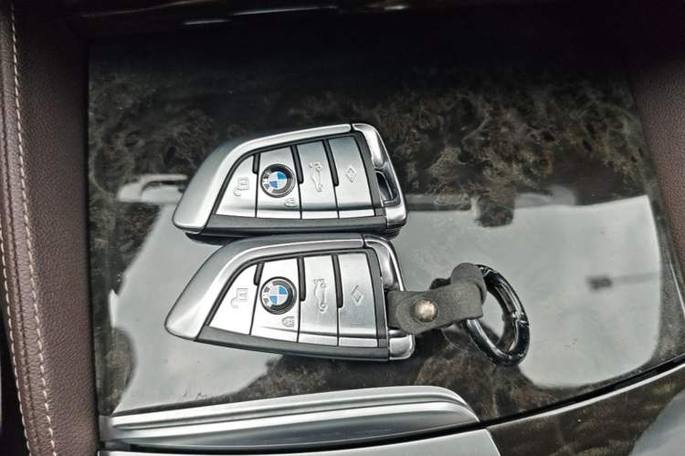 Used BMW 5 Series 2019 530Li Luxury Edition M Sport Package Vehicle Key