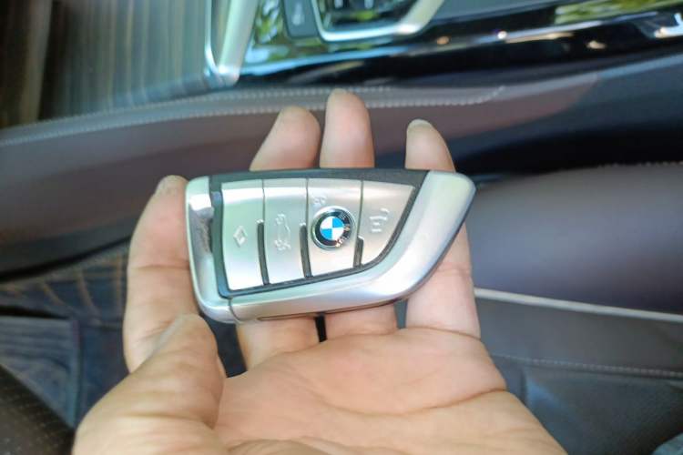 Used BMW 5 Series 2019 530Li Leading Model Luxury Package Vehicle Key