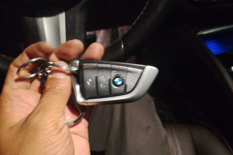 Used BMW 5 Series 2019 525Li M Sport Package Vehicle Key