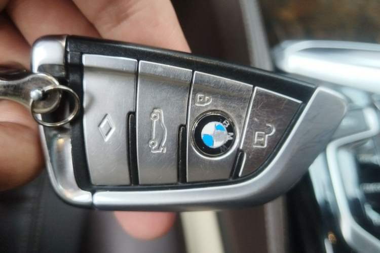 Used BMW 5 Series 2019 525Li Luxury Package Vehicle Key