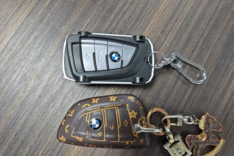 Used BMW 5 Series 2019 Facelifted 525Li Luxury Package Vehicle Key