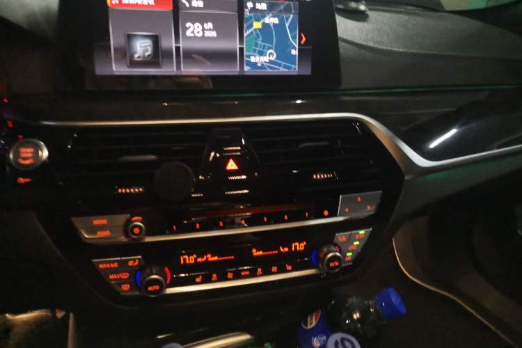 Used BMW 5 Series 2019 530Li Leading Model M Sport Package Audio And AC Panel