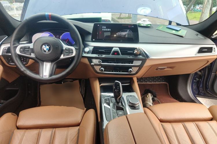 Used BMW 5 Series 2019 525i M Sport Package Center Console