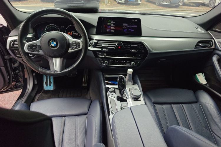 Used BMW 5 Series 2019 525i M Sport Package Center Console