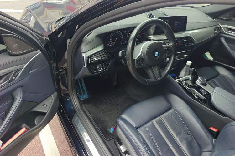 Used BMW 5 Series 2019 525i M Sport Package Driver Seat