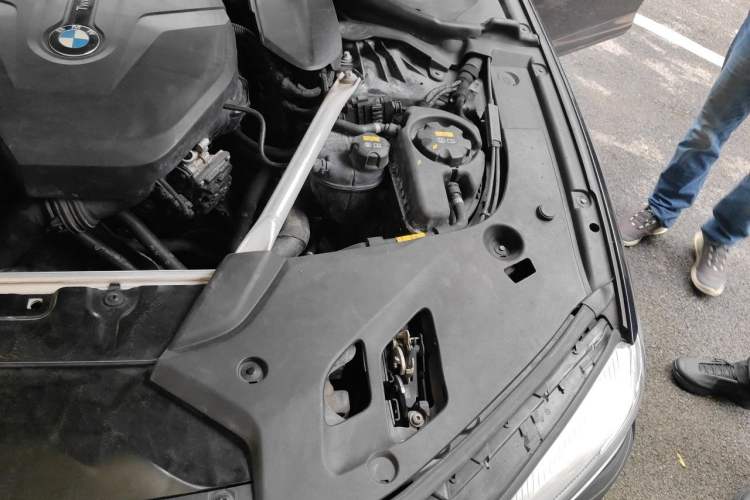 Used BMW 5 Series 2019 Facelifted 530Li Leading Edition M Sport Package Engine Bay Left