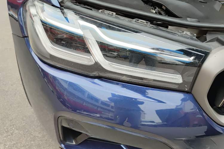 Used BMW 5 Series 2019 540i M Sport Package Exterior 6