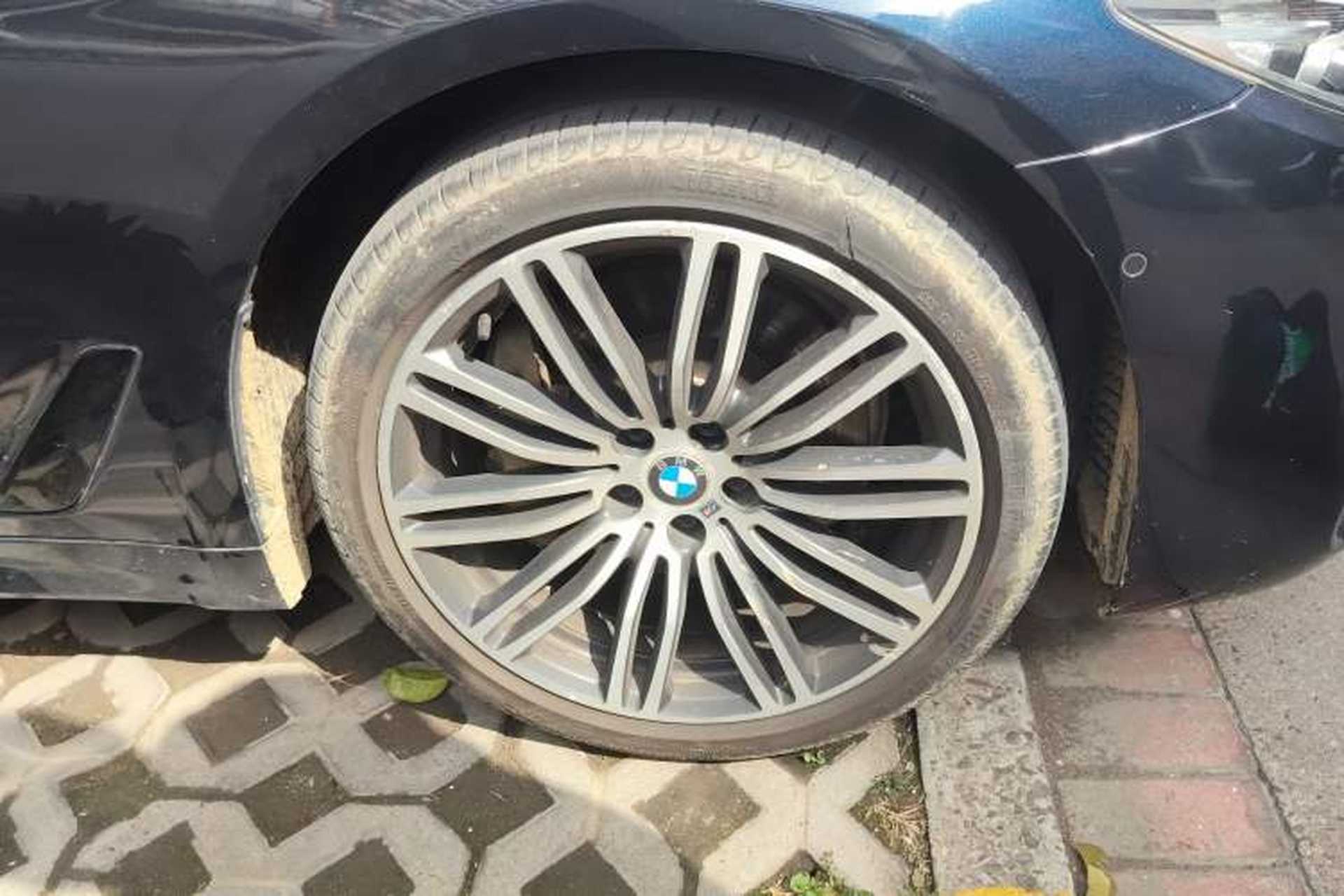 Used BMW 5 Series 2019 530Li Leading Model M Sport Package Exterior 7