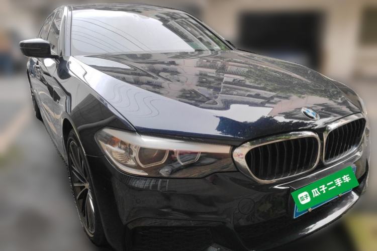 Used BMW 5 Series 2019 Facelifted 530Li Leading Edition M Sport Package Front Right 45 Deg