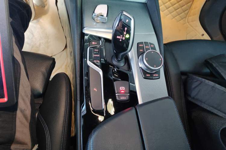 Used BMW 5 Series 2019 Restyled 525i M Sport Package Gear Lever