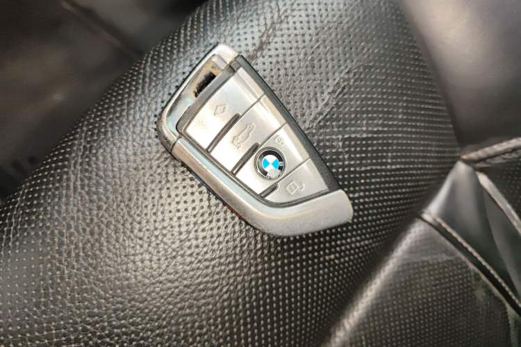 Used BMW 5 Series 2019 540i M Sport Package Interior 1
