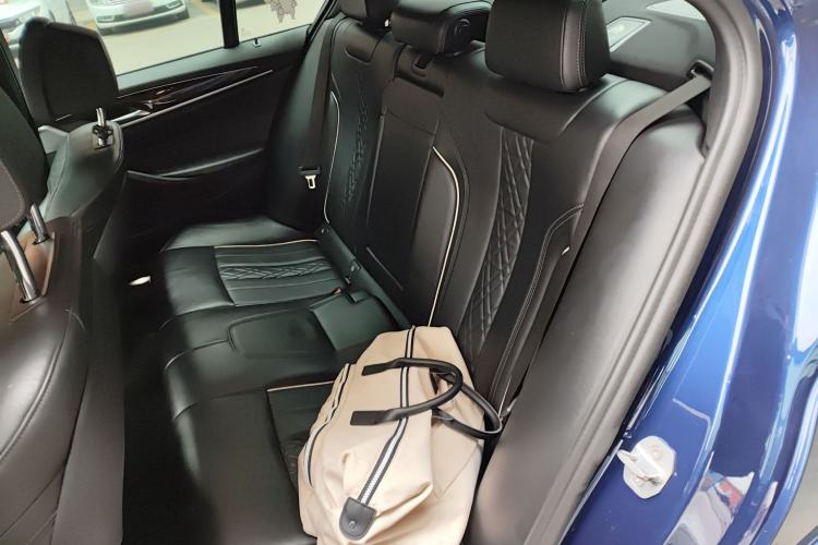 Used BMW 5 Series 2019 540i M Sport Package Interior 4