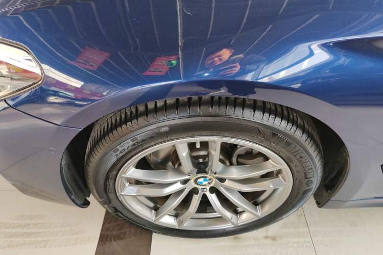 Used BMW 5 Series 2019 Restyled 525i M Sport Package Left Front Wheel Hub