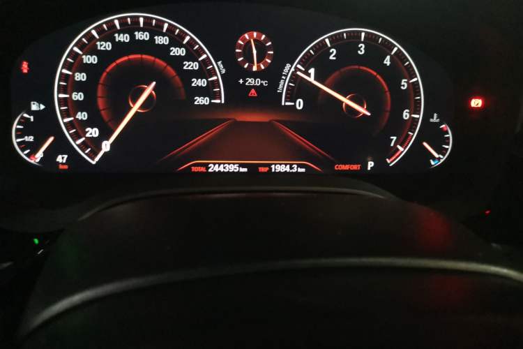 Used BMW 5 Series 2019 530Li Leading Model M Sport Package Odometer Close Up