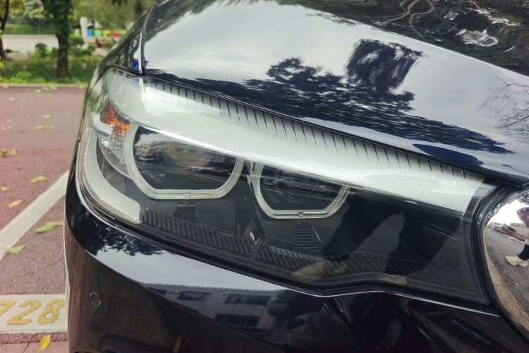 Used BMW 5 Series 2019 525i M Sport Package Right Front Headlight