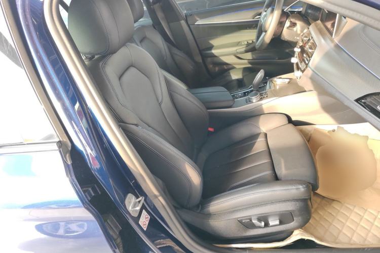 Used BMW 5 Series 2019 Restyled 525i M Sport Package Right Front Seat