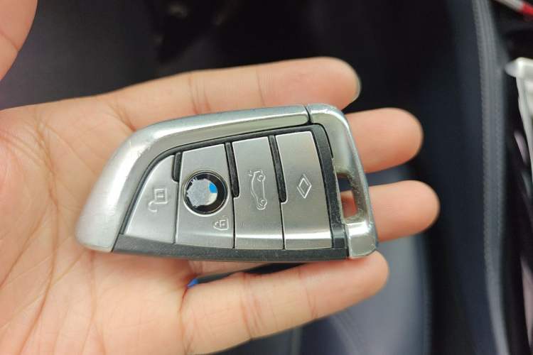 Used BMW 5 Series 2019 525i M Sport Package Vehicle Key
