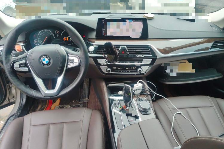Used BMW 5 Series 2019 525Li Luxury Package Center Console