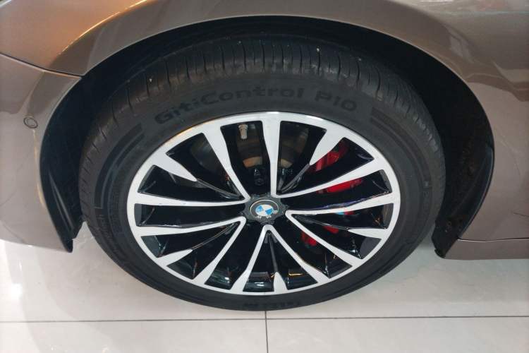 Used BMW 5 Series 2019 Facelifted 525Li Luxury Package Exterior 3