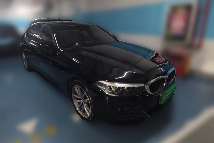 Used BMW 5 Series 2019 525Li M Sport Package Front Right 45 Deg