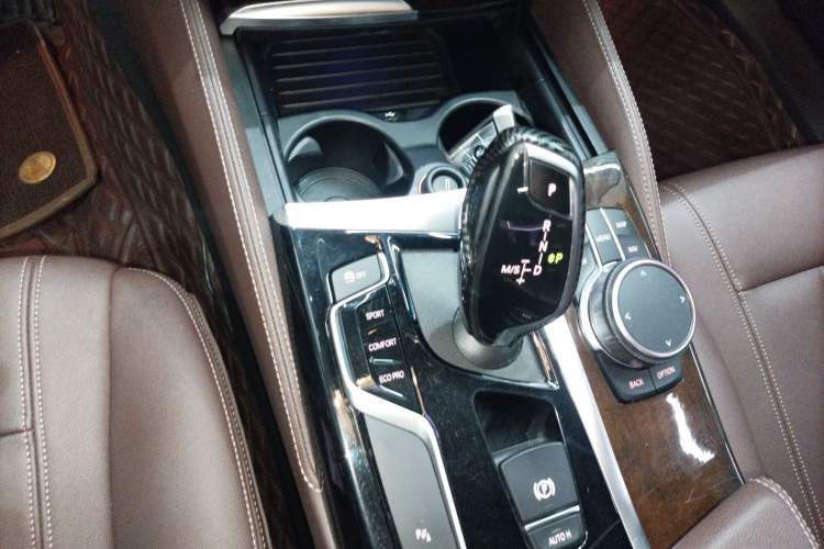 Used BMW 5 Series 2019 Facelifted 525Li Luxury Package Gear Lever