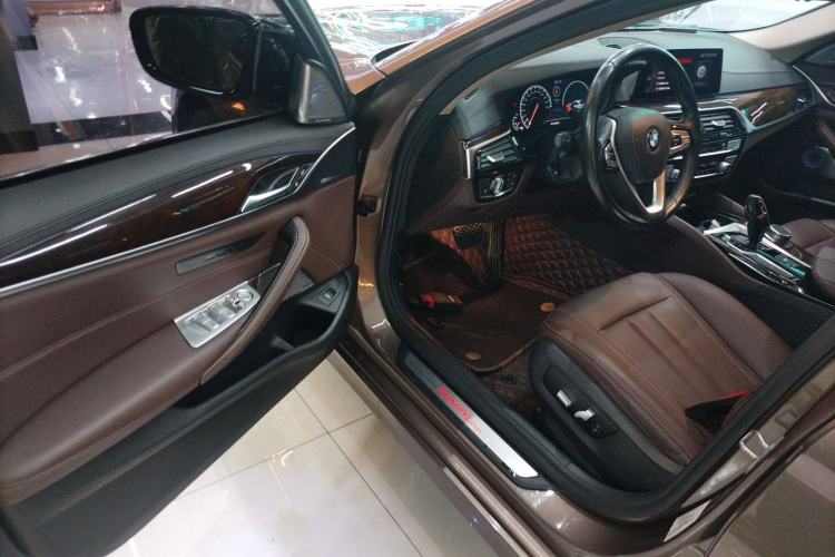 Used BMW 5 Series 2019 Facelifted 525Li Luxury Package Interior 3
