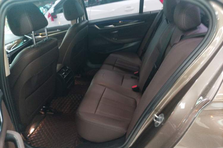 Used BMW 5 Series 2019 Facelifted 525Li Luxury Package Interior 4