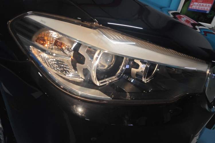 Used BMW 5 Series 2019 525Li M Sport Package Right Front Headlight
