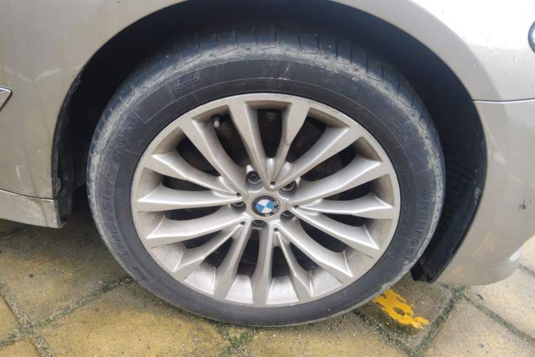 Used BMW 5 Series 2019 525Li Luxury Package Right Front Wheel Hub