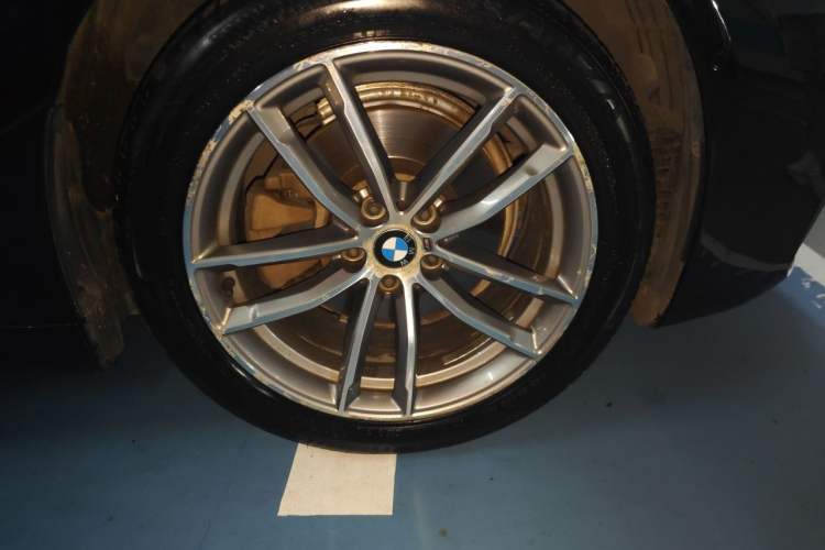 Used BMW 5 Series 2019 525Li M Sport Package Right Front Wheel Hub