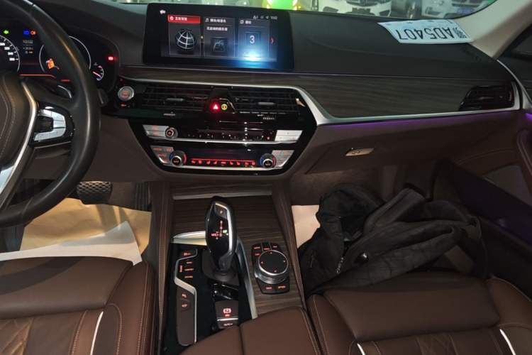 Used BMW 5 Series 2019 Revised 540Li Executive Edition Audio And AC Panel