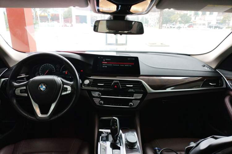 Used BMW 5 Series 2019 525Li Luxury Package Center Console