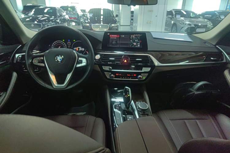 Used BMW 5 Series 2019 525Li Luxury Package Center Console