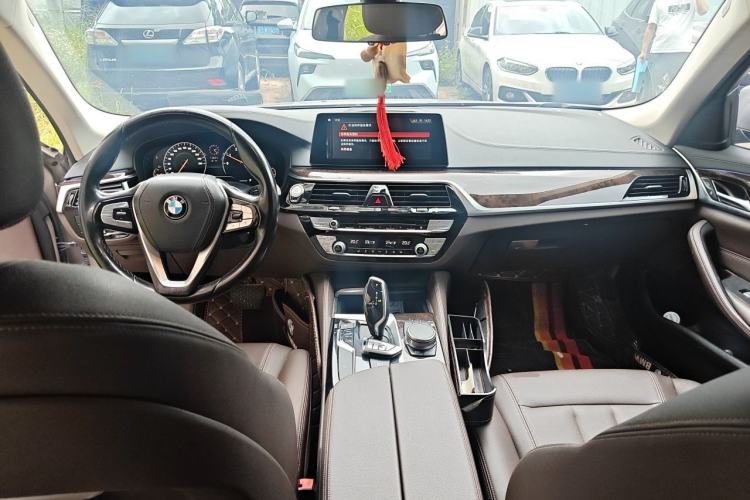Used BMW 5 Series 2019 525Li Luxury Package Center Console