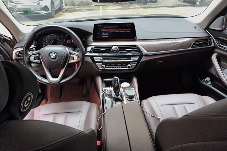 Used BMW 5 Series 2019 525Li Luxury Package Center Console